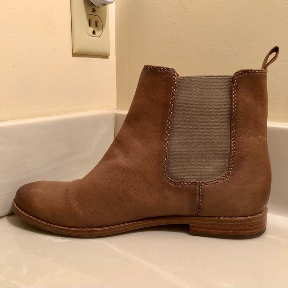 Frye Chelsea style booties - Picture 5 of 7